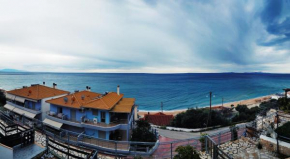 Loutsa by the sea